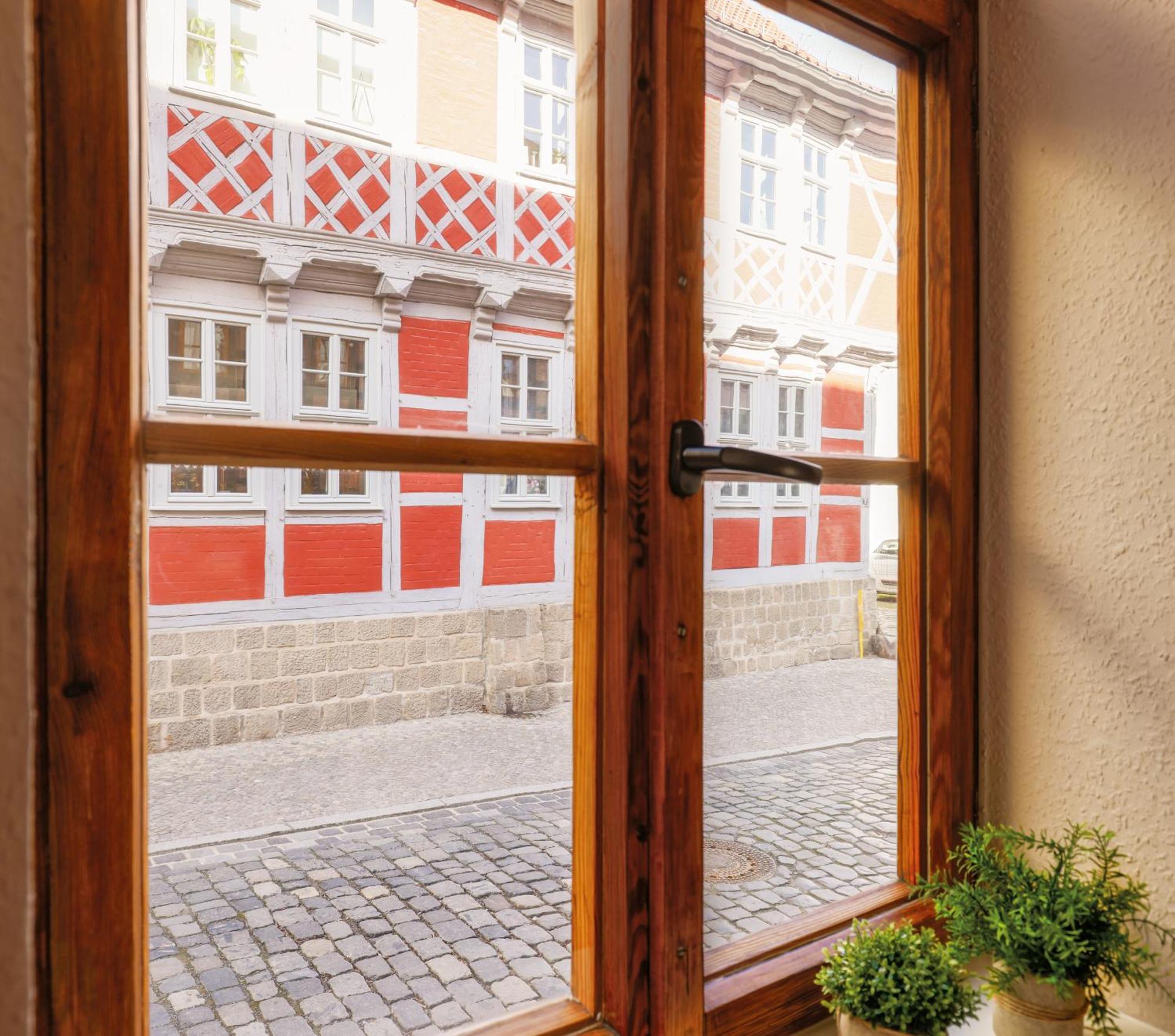 Ferienwohnungen Am Kornmarkt I Quedlinburg Exteriör bild